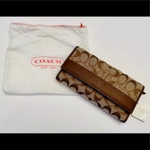 •NWT•Coach Soho Pleated Signature Checkbook Wallet